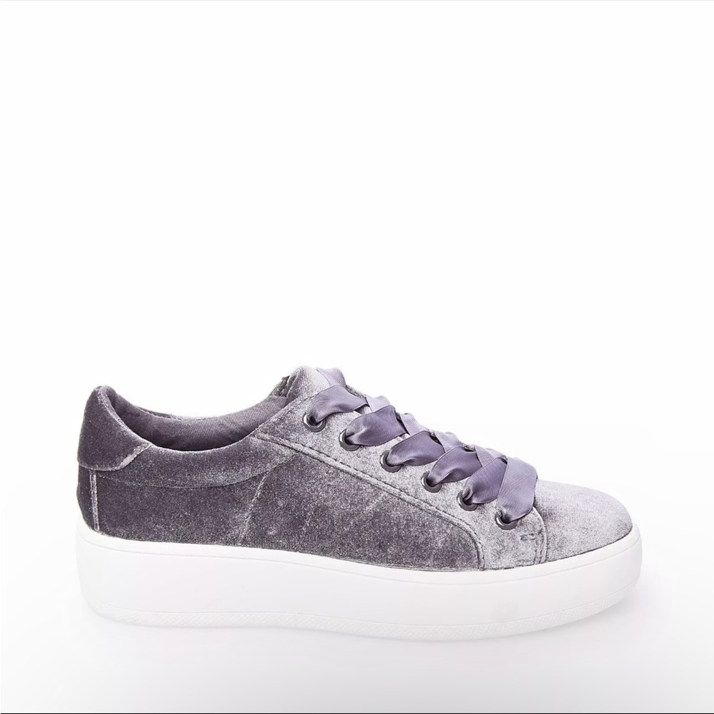 Steve Madden Women’s gray velvet sneakers size 7.5